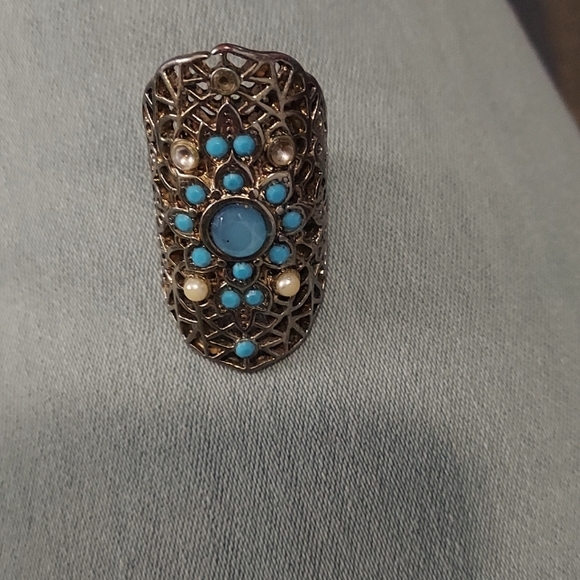 Ring - Picture 1 of 2